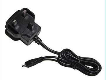 Montagem da parede do adaptador da alimentação de DC da C.A. de um poder de 18 watts com PC Shell, cor preta