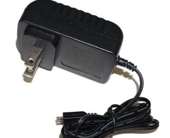 Montagem da parede do adaptador da alimentação de DC da C.A. de um poder de 18 watts com PC Shell, cor preta