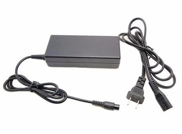 O Desktop de equilíbrio do &quot;trotinette&quot; põe o carregador 47-63Hz do adaptador com filtro para iem