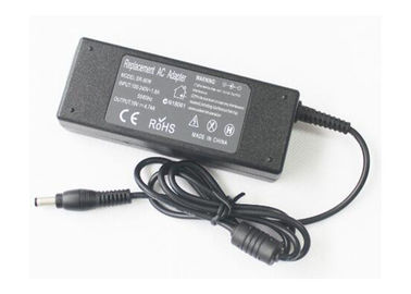 Carregador da fonte de alimentação do portátil da substituição do FCC de Rohs para Toshiba, proteção de SCP OVP