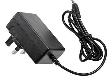 A C.C. da C.A. do plástico do ABS saída com poder 6W, CE Rohs da fonte de uma alimentação de 12 volts única alistou
